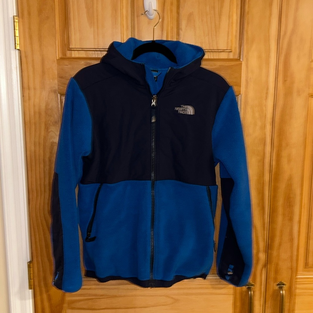Unisex (xl size 18/20) North Face Denali jacket in very good used condition.